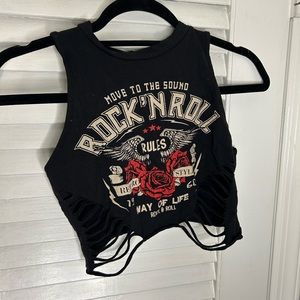 Cropped graphic tank